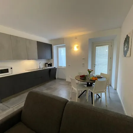 Cavecchie Desenzano Дезенцано-дель-Гарда